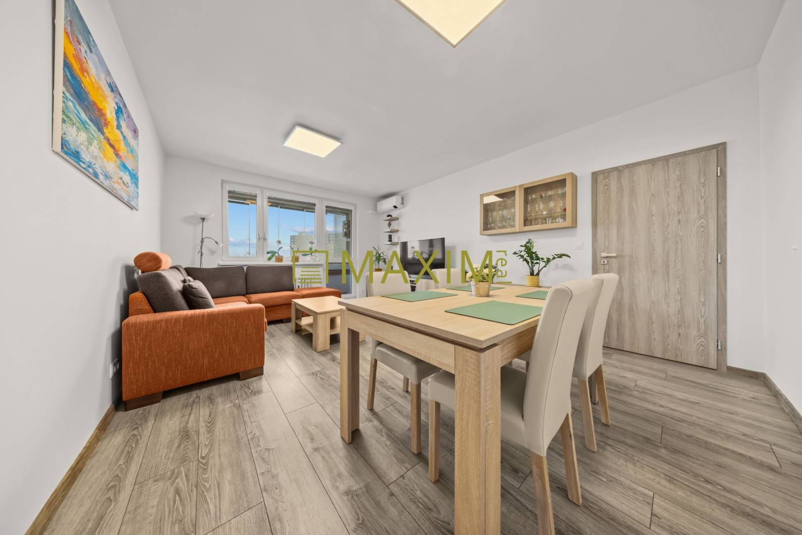 REZERVOVANÝ – Kompletne zrekonštruovaný 3 izbový byt na ulici Fedinova