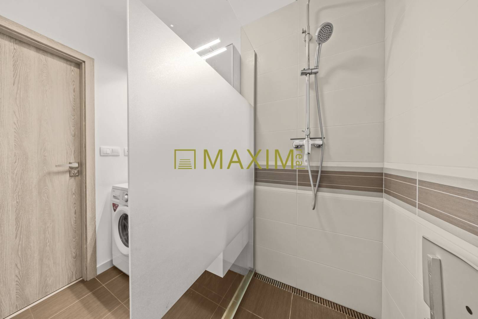 REZERVOVANÝ – Kompletne zrekonštruovaný 3 izbový byt na ulici Fedinova