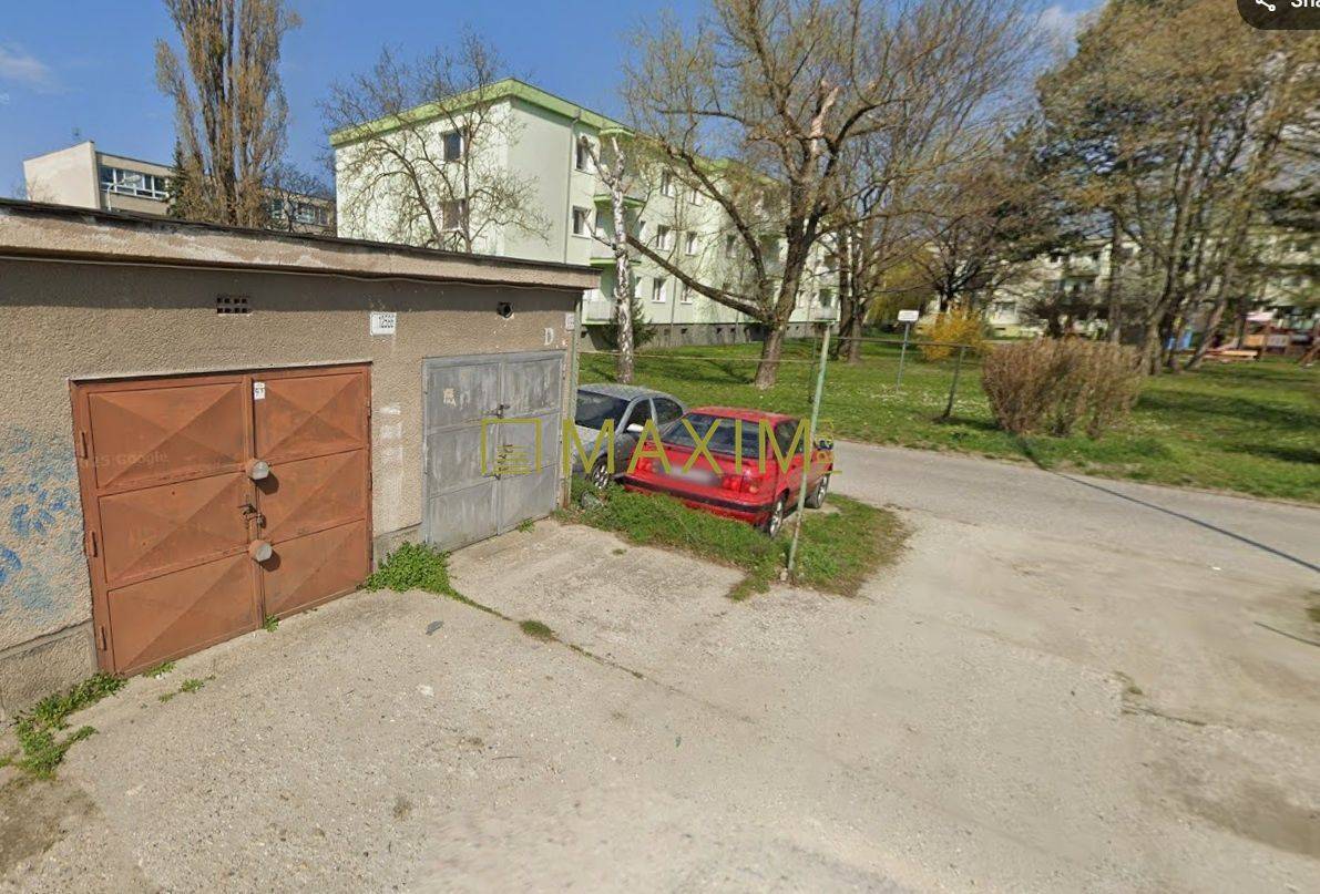 PREDAJ – Dve garáže s pozemkami na ulici Skalická cesta, Nové mesto