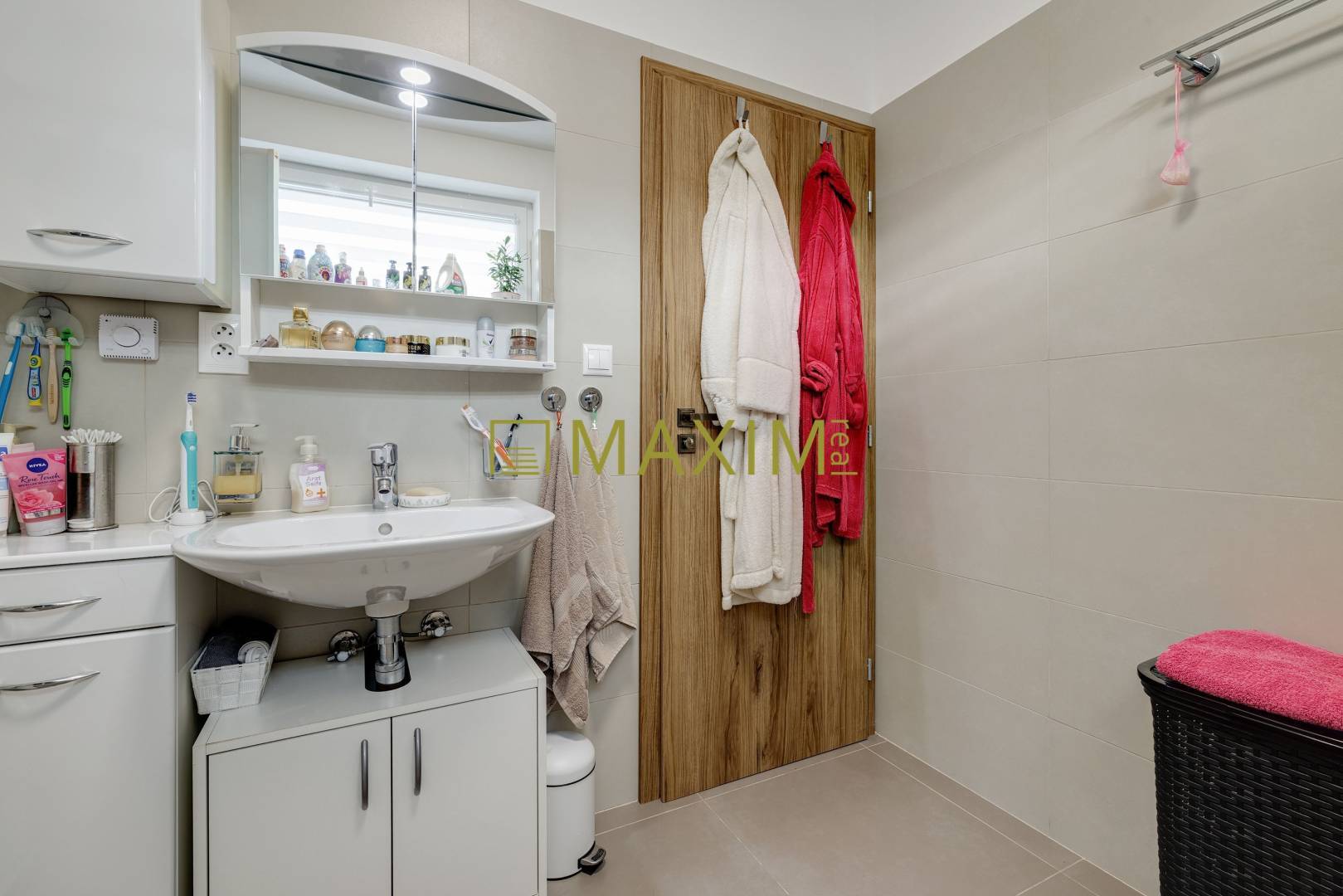 REZERVOVANE! ŠTYLOVA NOVOSTAVBA 3-IZB. DOMU V KOSTOLIŠTI