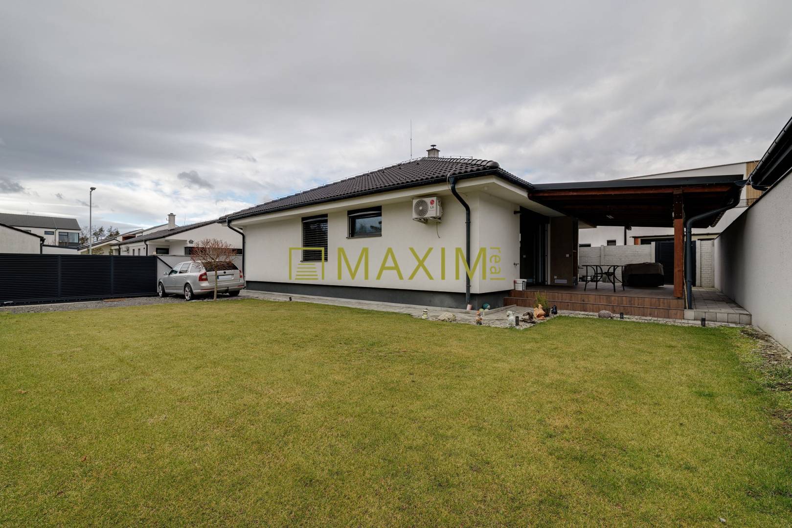 REZERVOVANE!Novostavba 4-izbového RD s terasou, 391 m² pozemok