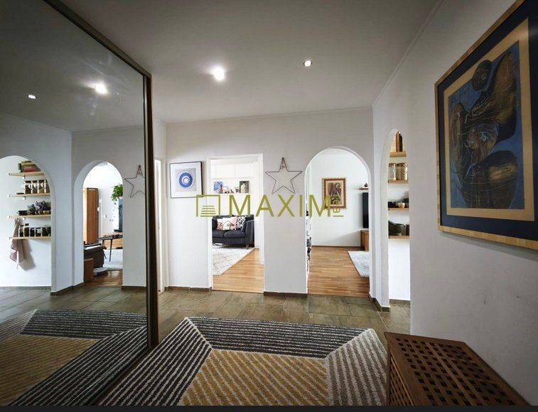 Ponúkame na predaj 3-izbový byt na ulici Vilová v Petržalke