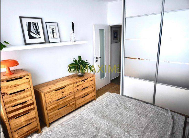 Ponúkame na predaj 3-izbový byt na ulici Vilová v Petržalke