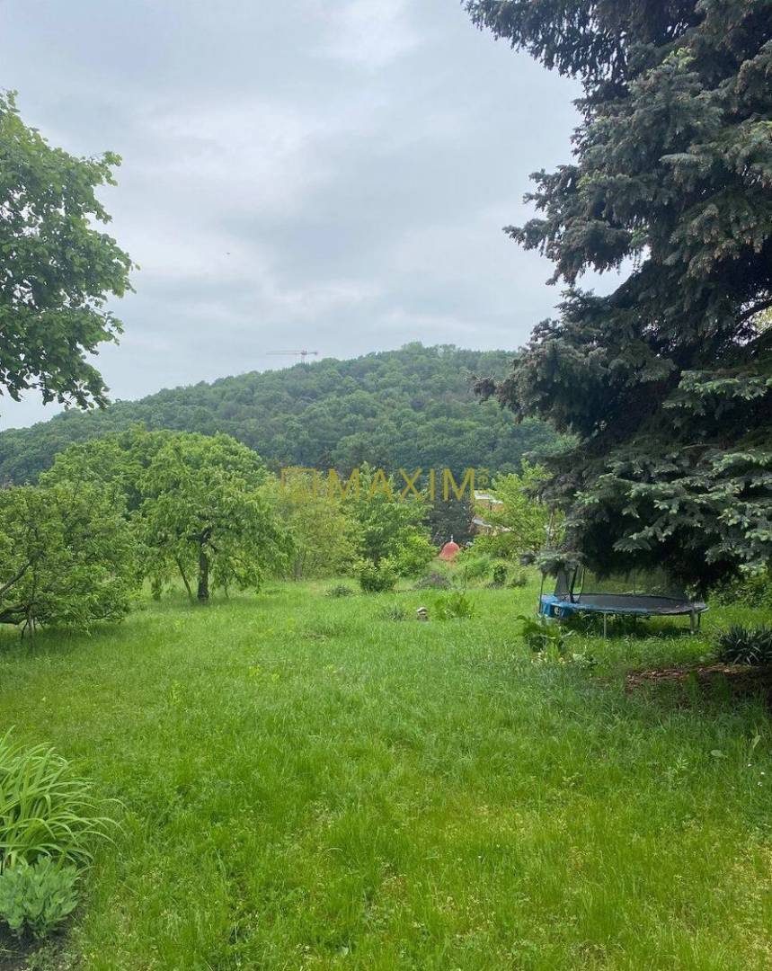 Stavebný pozemok nachádzajúci sa na Cádrovej ulici