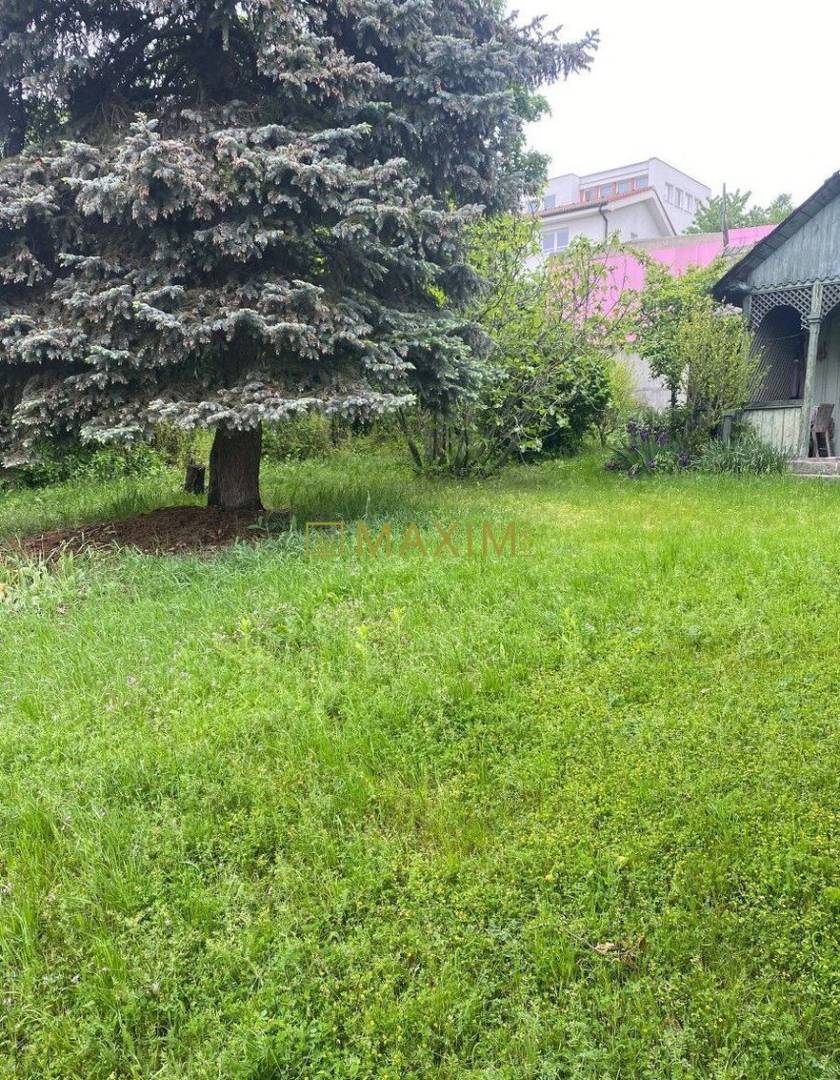 Stavebný pozemok nachádzajúci sa na Cádrovej ulici