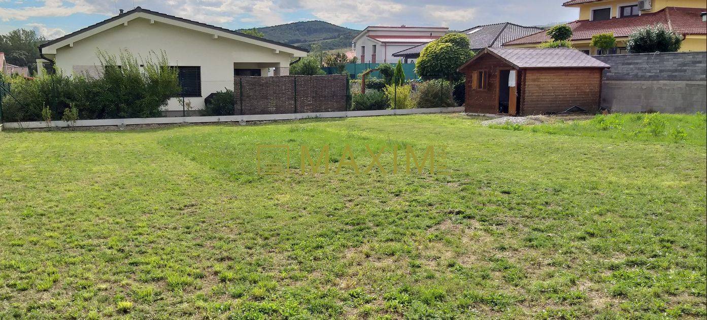 Ponúkame na dlhodobý prenájom pozemok na ulici Vavrinecká v Limbachu.