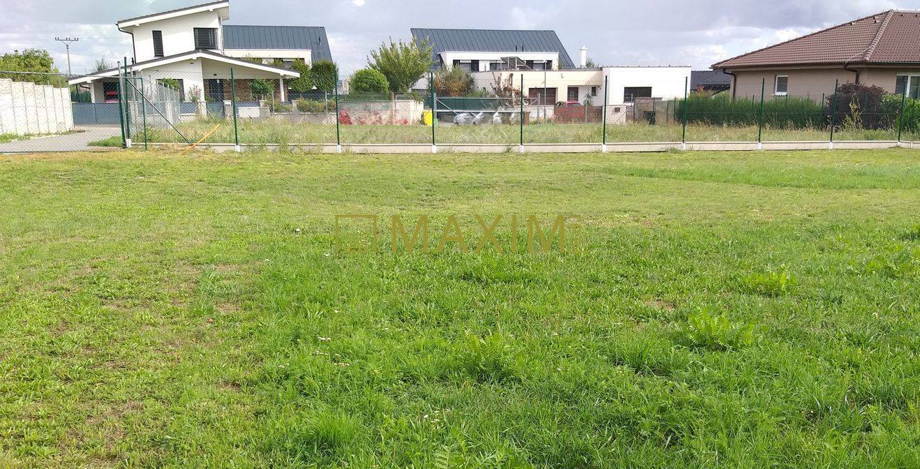 Ponúkame na dlhodobý prenájom pozemok na ulici Vavrinecká v Limbachu.