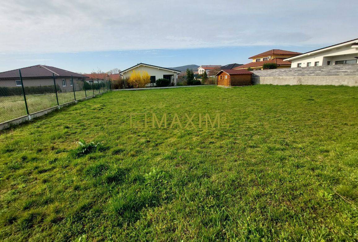 Ponúkame na dlhodobý prenájom pozemok na ulici Vavrinecká v Limbachu.