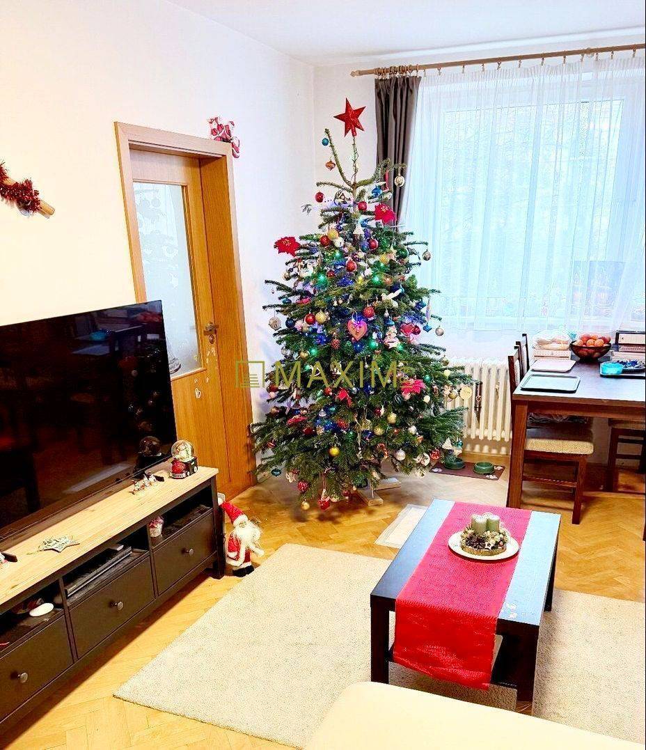 Ponúkame na predaj 3- izbový byt v Ružinove