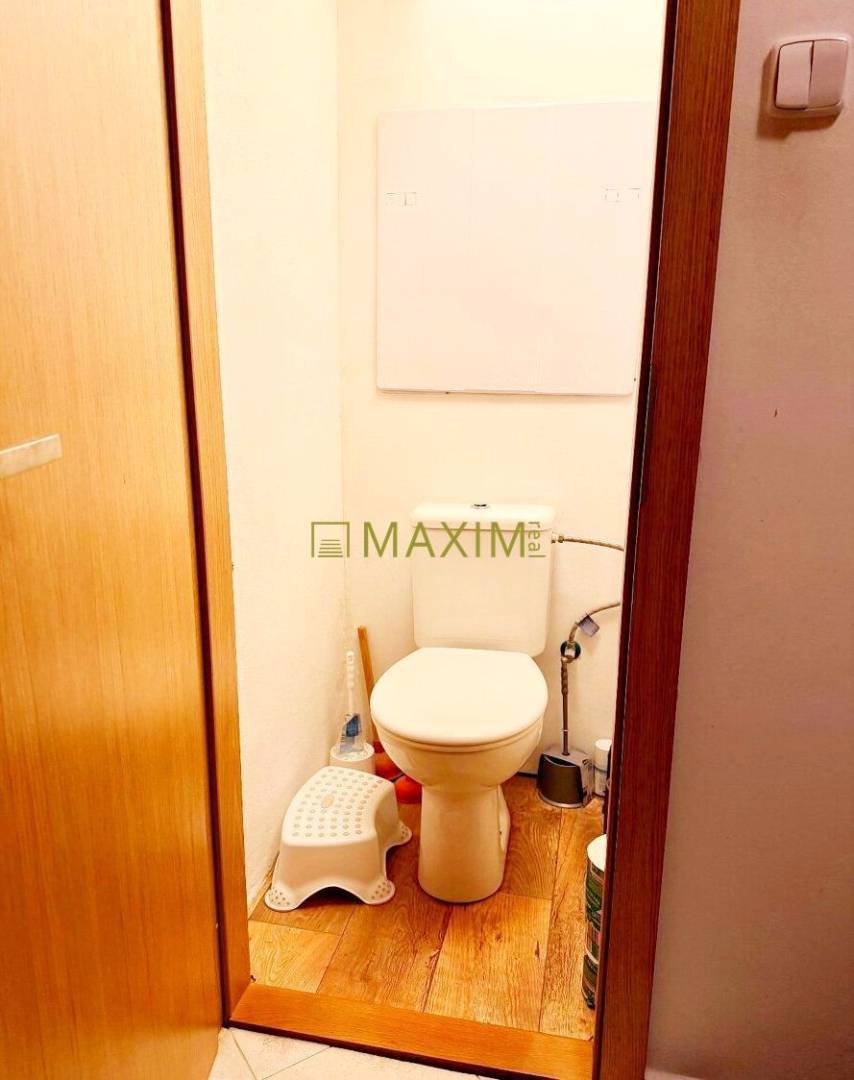 Ponúkame na predaj 3- izbový byt v Ružinove