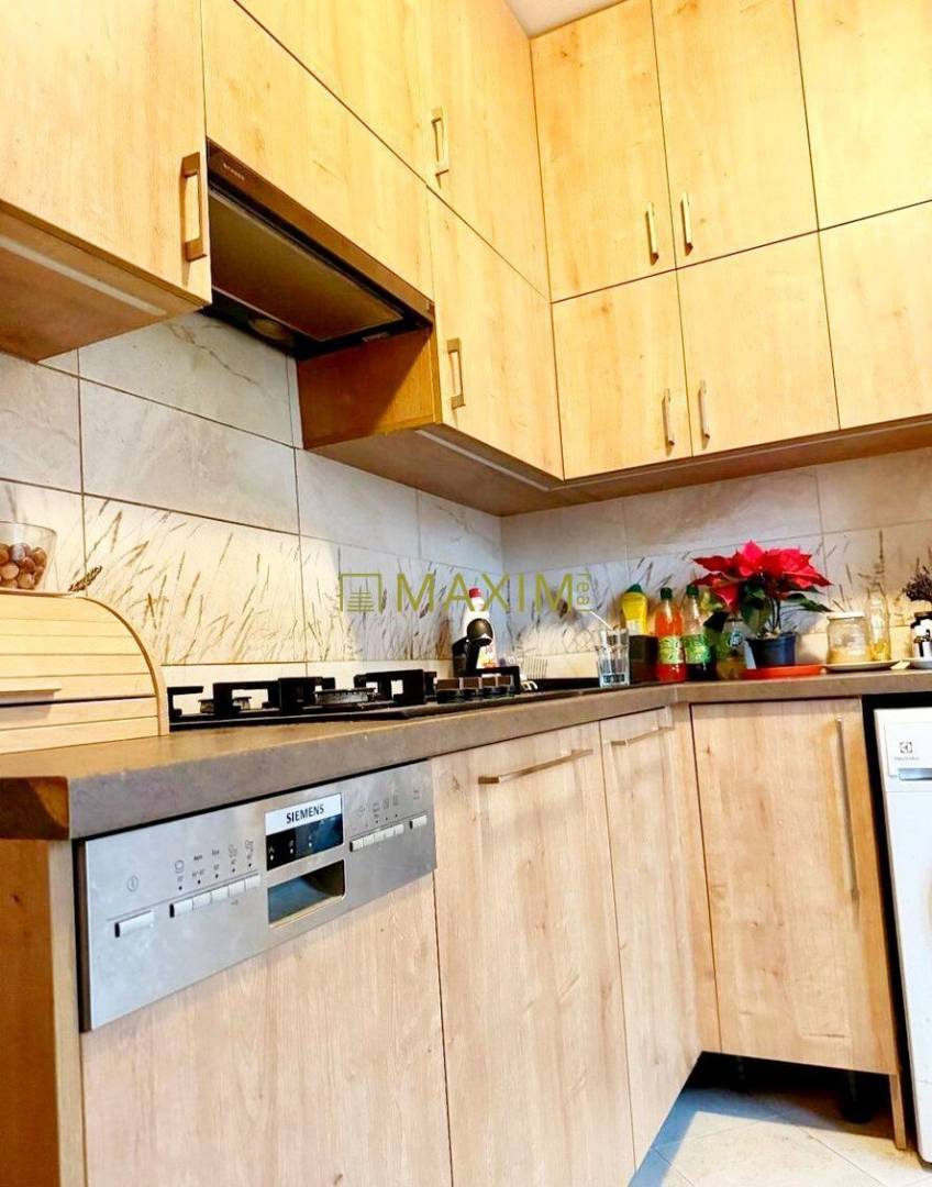 Ponúkame na predaj 3- izbový byt v Ružinove