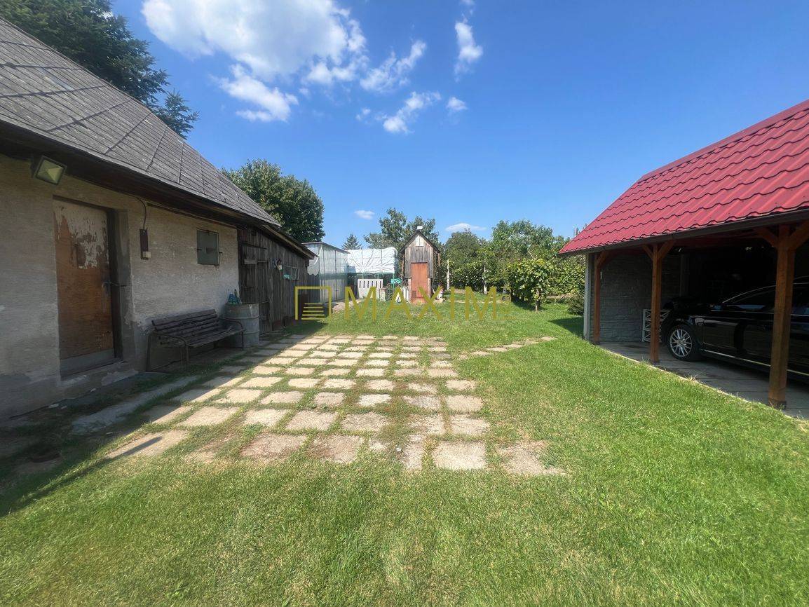 Pekný 3 izbový rodinný dom s veľkým pozemkom v Prievaloch