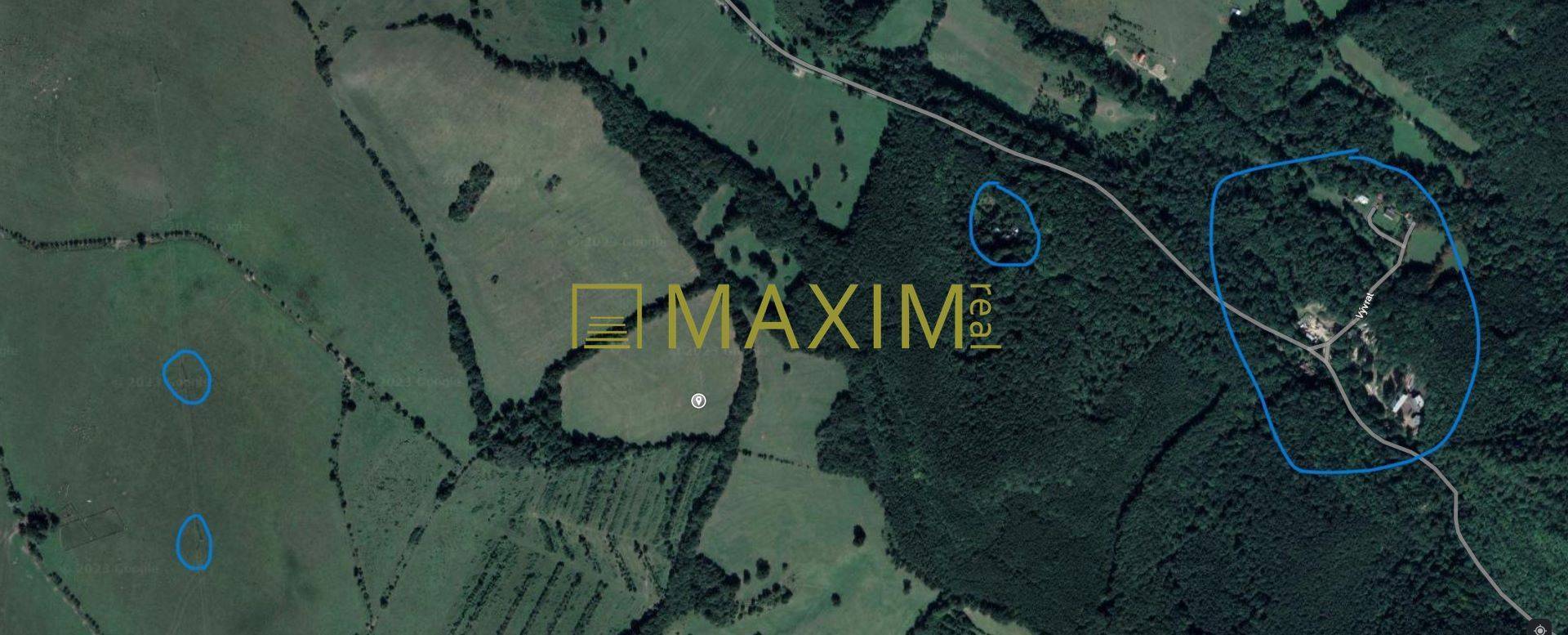 Slnečný takmer hektárový pozemok (9410m²) v k.ú. Kuchyňa s nádherným p