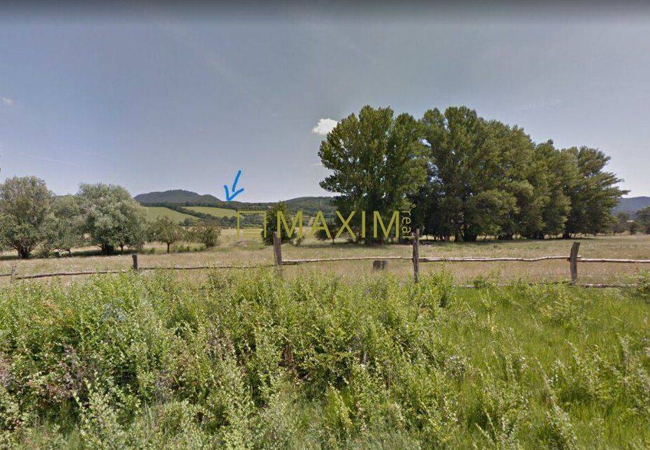 Slnečný takmer hektárový pozemok (9410m²) v k.ú. Kuchyňa s nádherným p