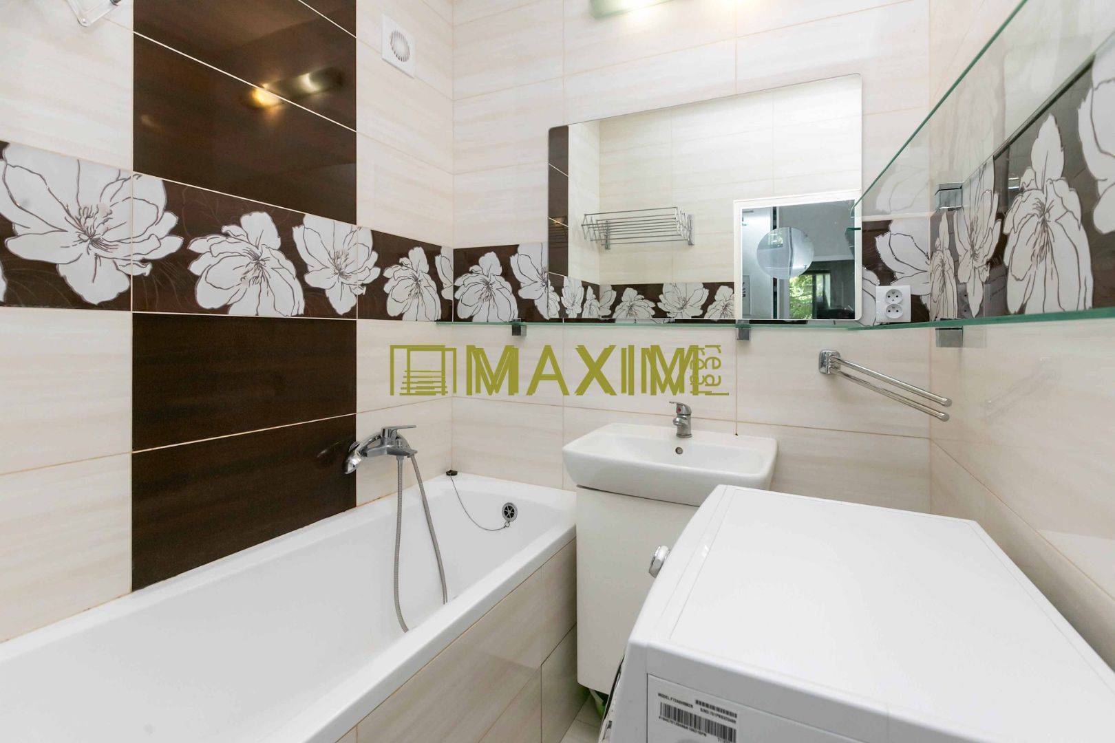 Výborná lokalita, nízke náklady 3,5 izbový byt s 2 loggiami, krásnym v