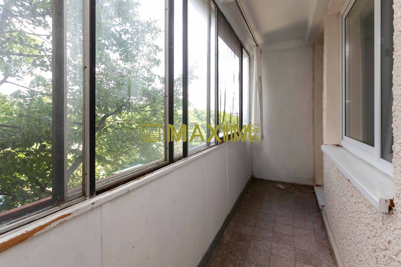 Výborná lokalita, nízke náklady 3,5 izbový byt s 2 loggiami, krásnym v