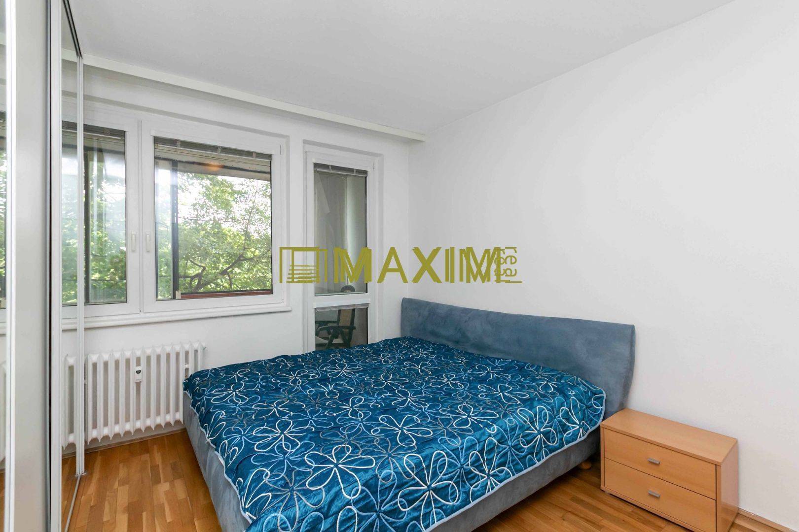 Výborná lokalita, nízke náklady 3,5 izbový byt s 2 loggiami, krásnym v