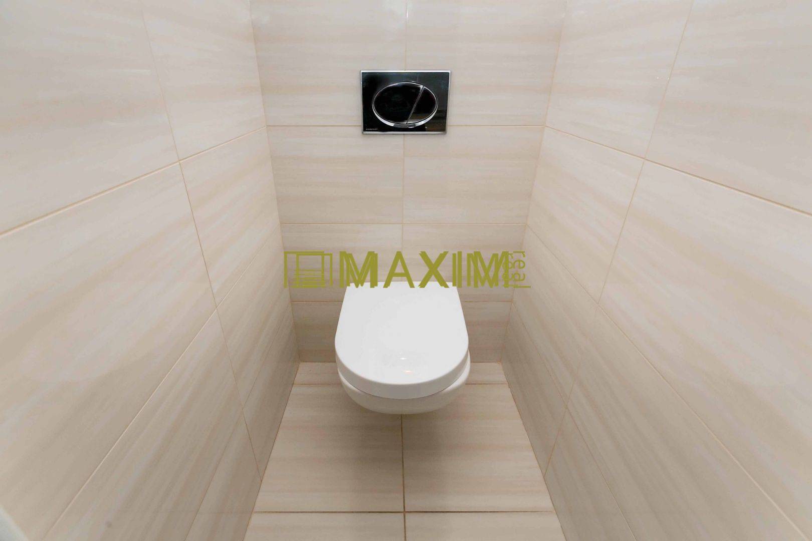 Výborná lokalita, nízke náklady 3,5 izbový byt s 2 loggiami, krásnym v