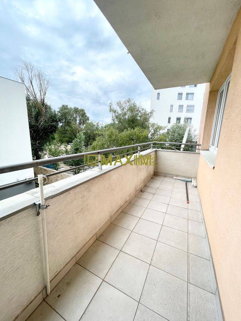 86 m2, nízke náklady, krásny 3-i byt s loggiou a parkovacím státím na