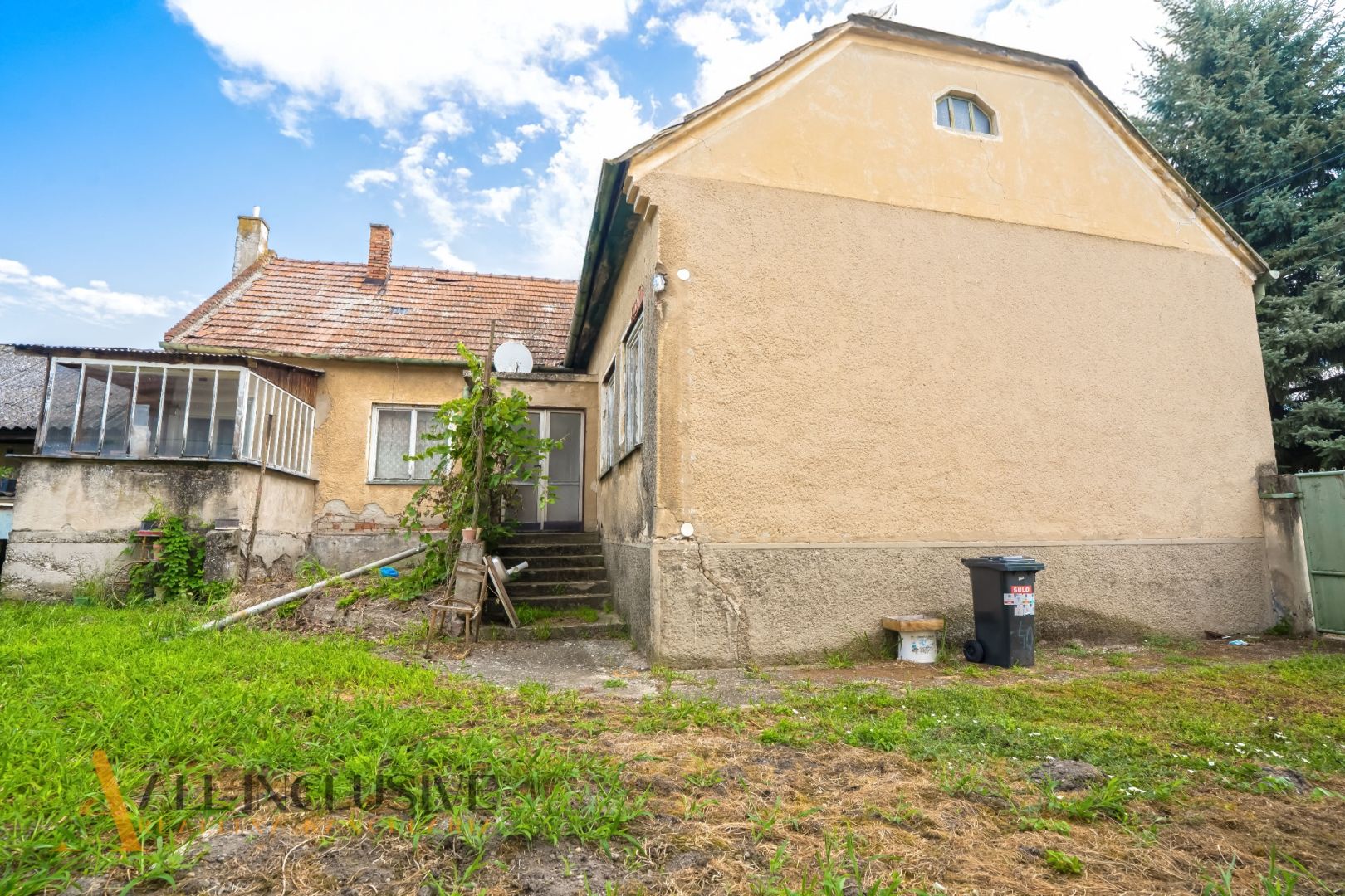 External property image