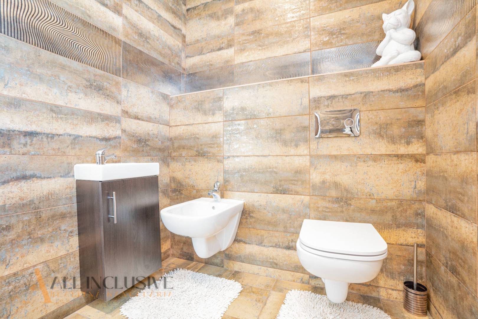 External property image