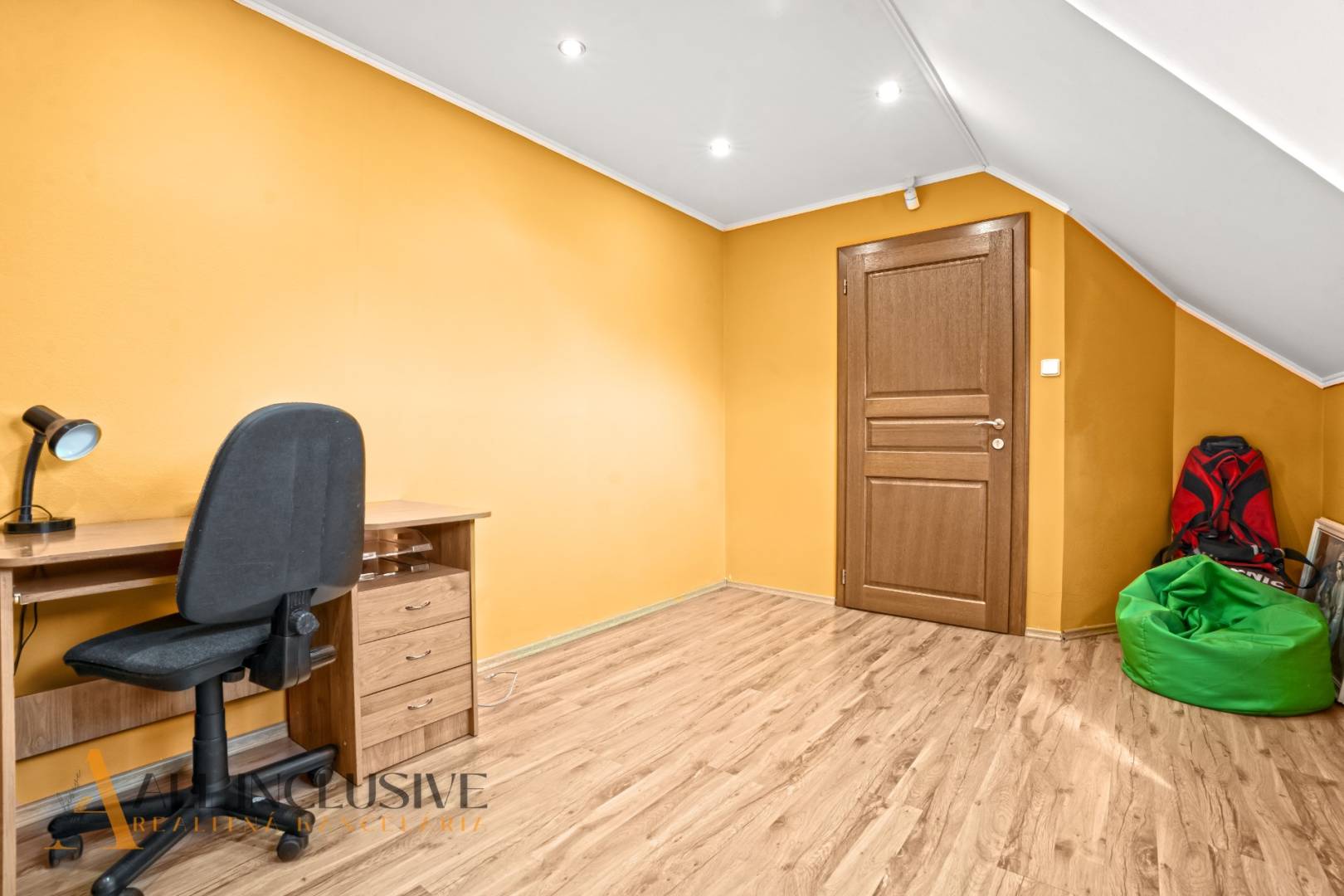 External property image