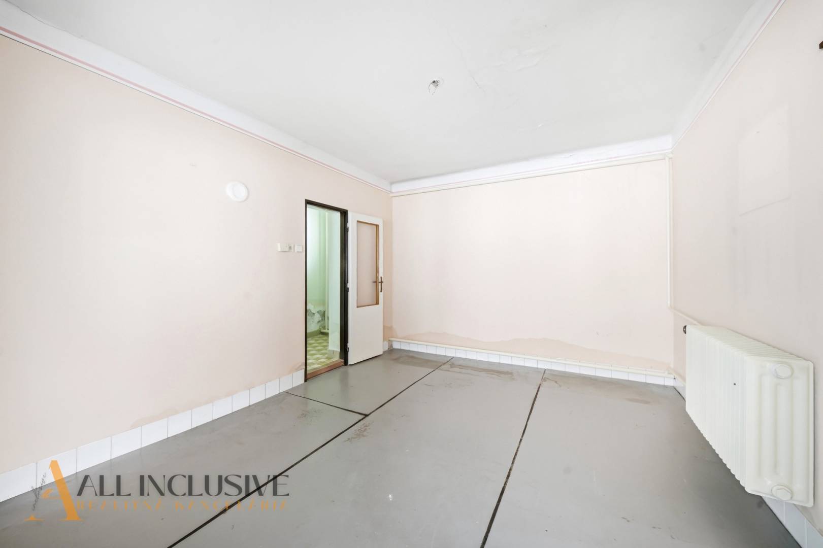 External property image