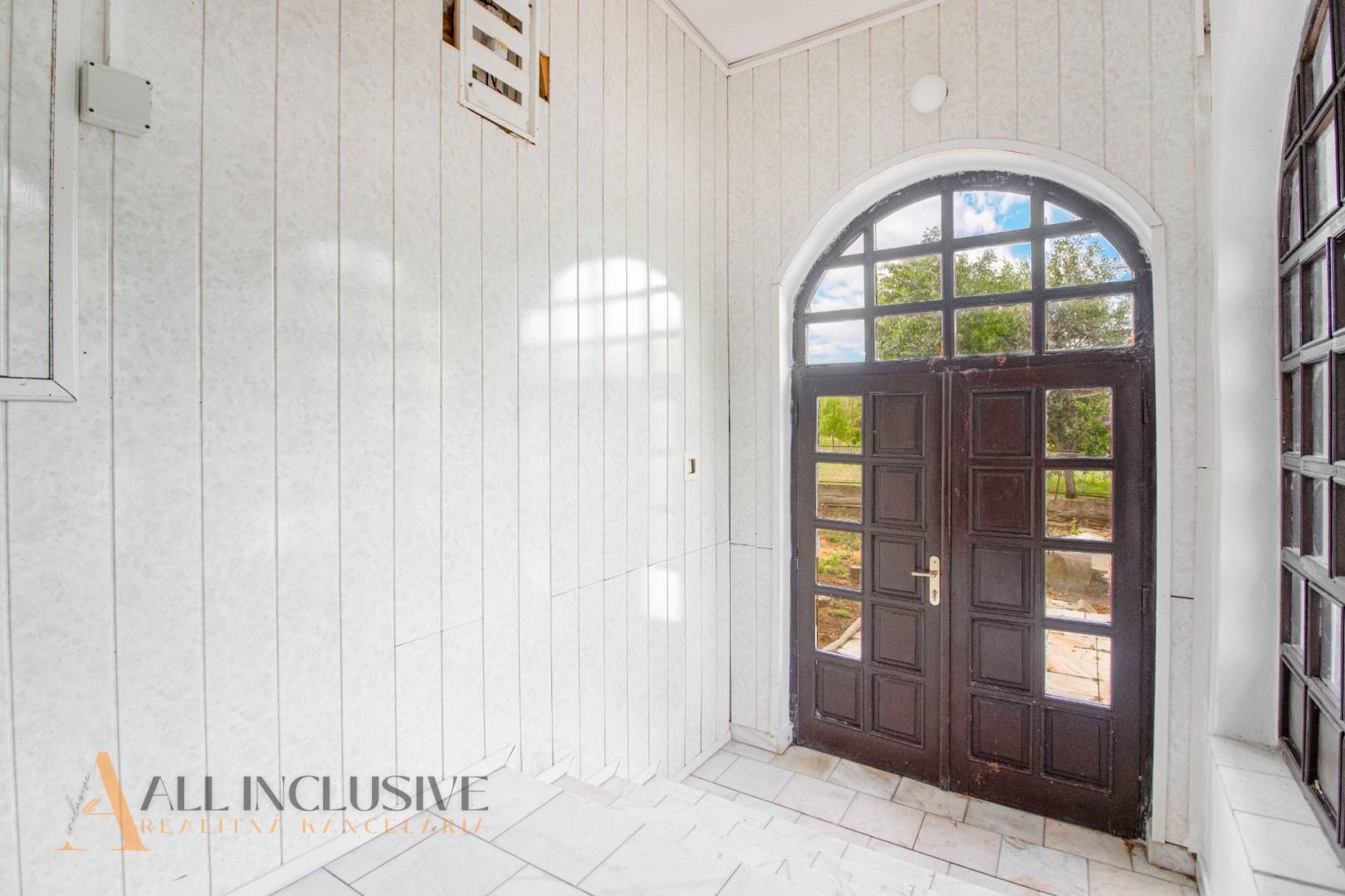 External property image