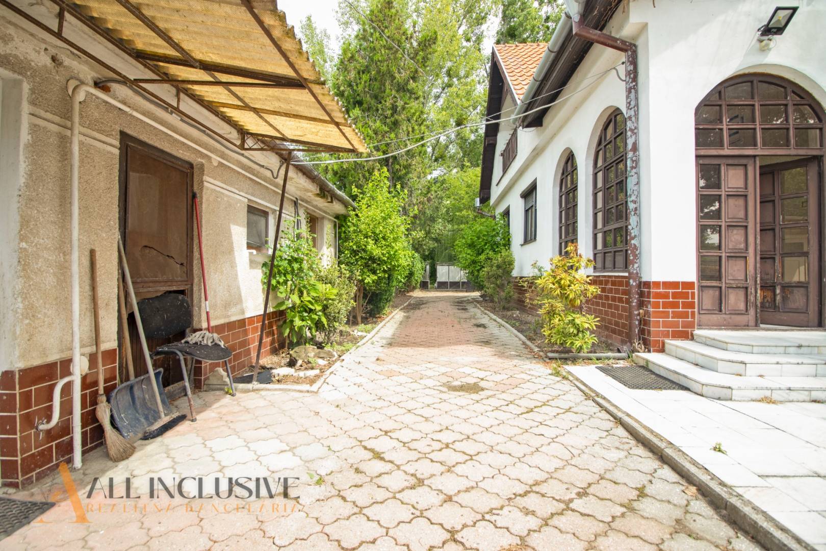 External property image