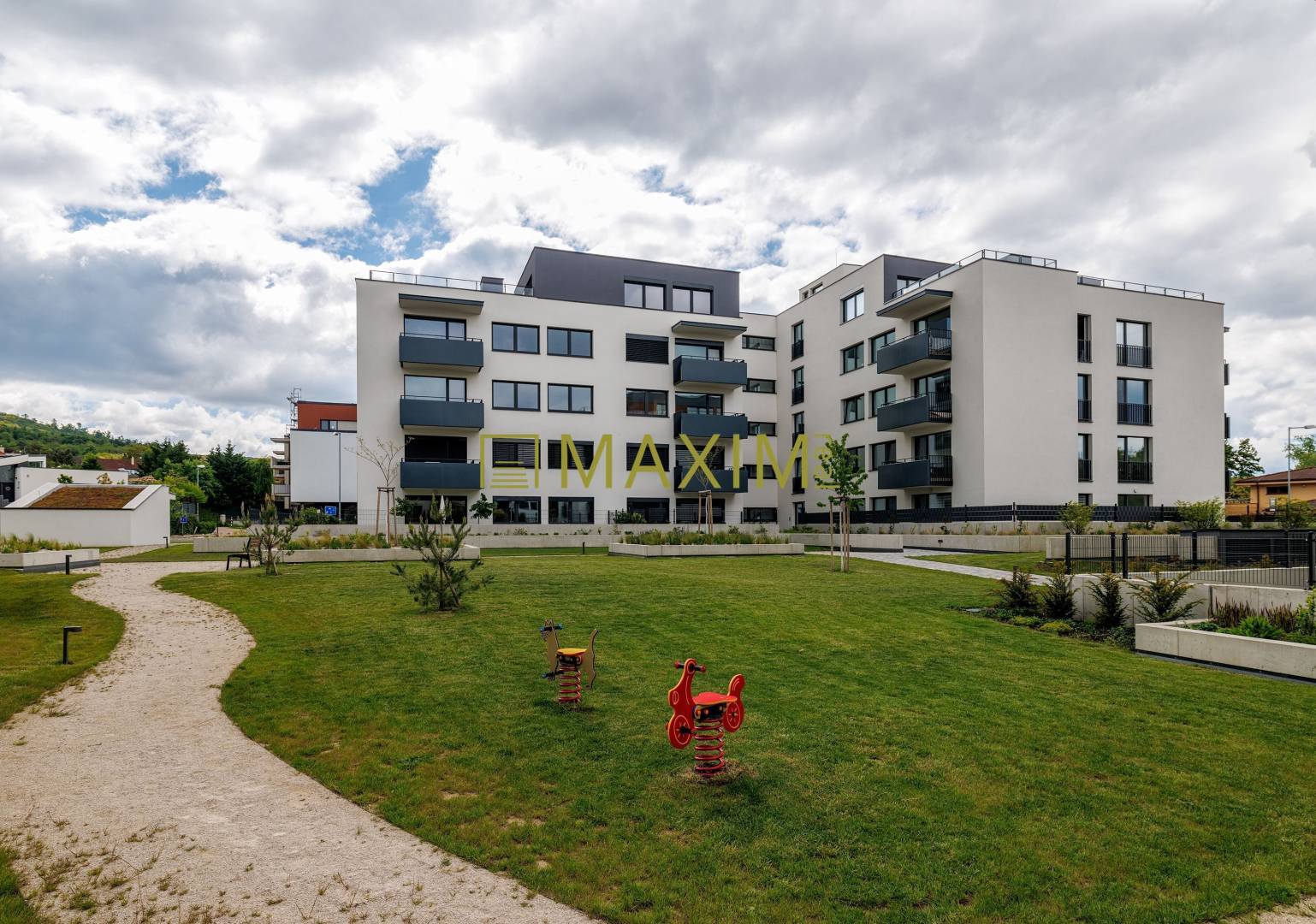 Zariadený 3- izbový byt na ulici Pri Vápenickom potoku