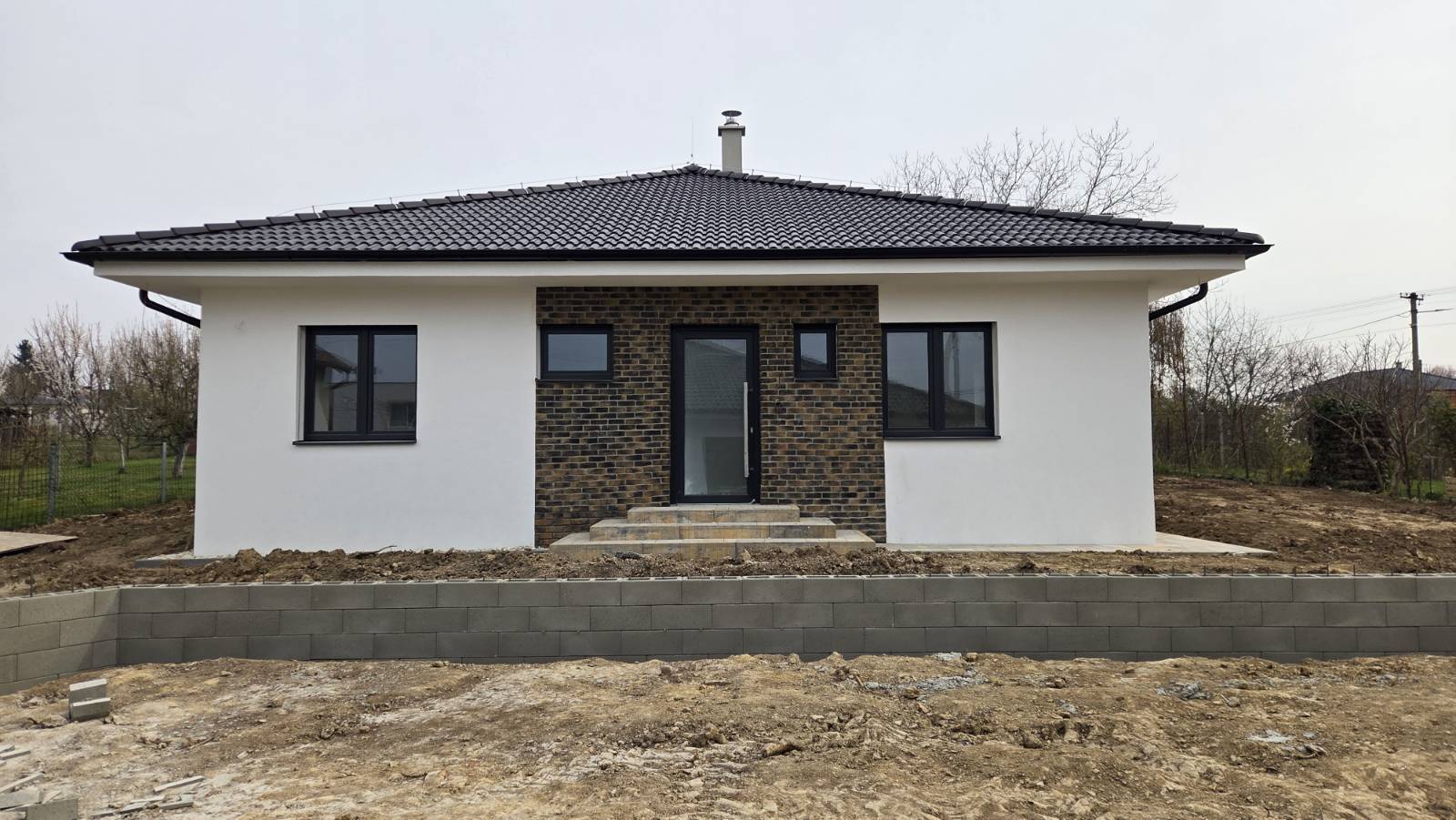 Bungalov v centre obce Cabaj v štandarde, Wágnerova ulica, Dom č.2