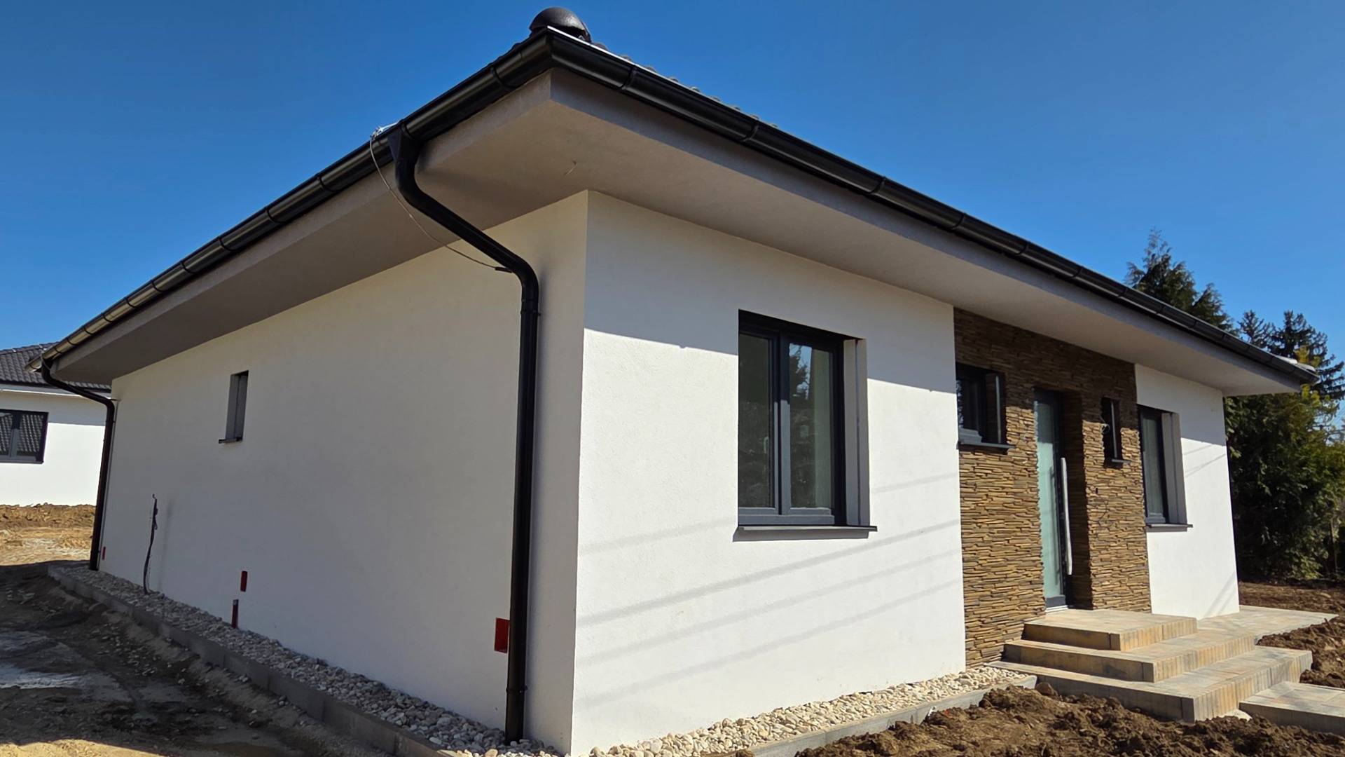 Bungalov v centre obce Cabaj Čápor, Wágnerova ulica, Dom č.1