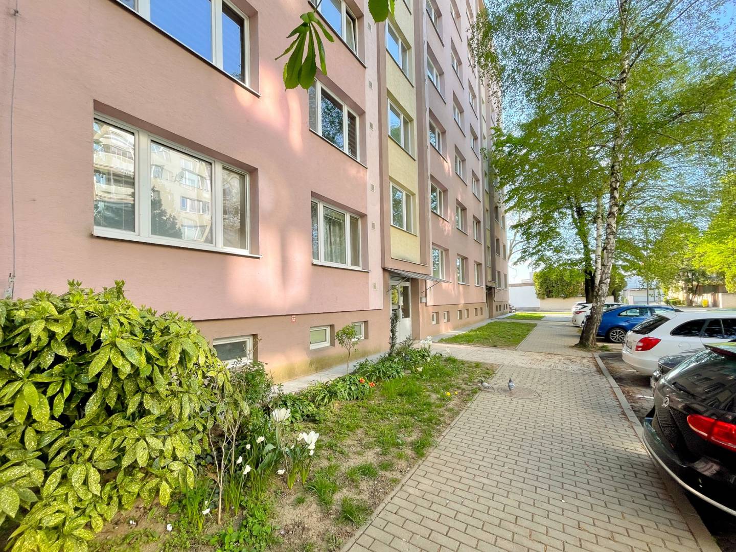 Priestranný 2-izbový byt s balkónom, Jiráskova ulica, Trnava