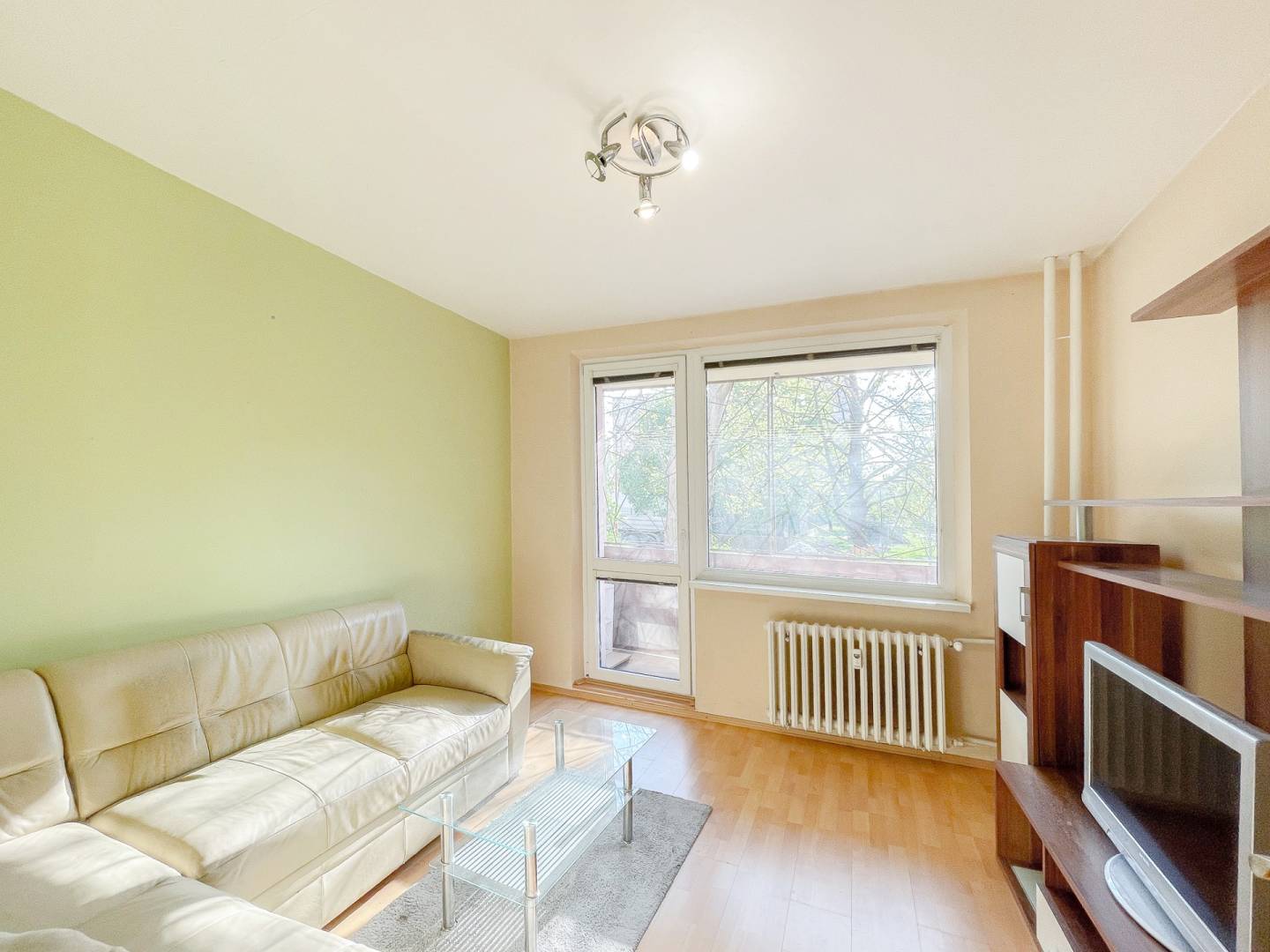 Priestranný 2-izbový byt s balkónom, Jiráskova ulica, Trnava