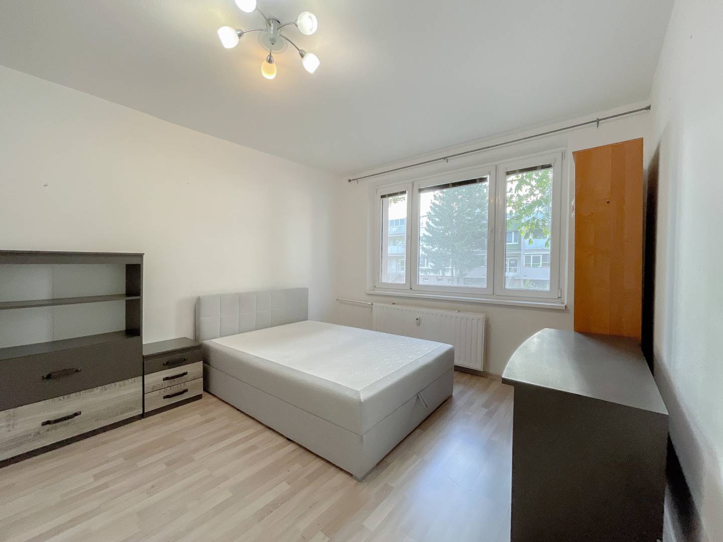 Priestranný 2-izbový byt s balkónom, Jiráskova ulica, Trnava