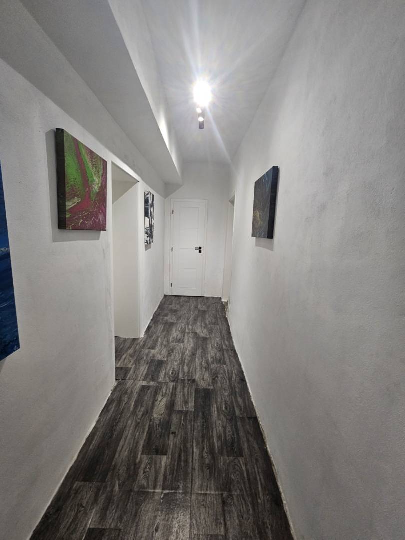 Ponúkame na predaj rodinný dom s veľkým pozemkom v obci Trnávka