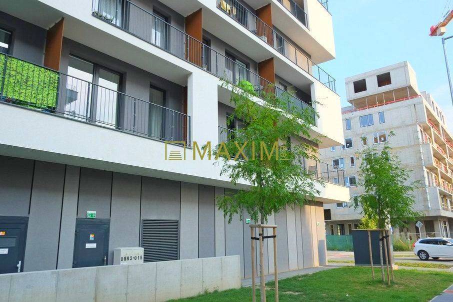 Ponúkame na predaj 2-izbový byt na ulici Zuzany Chalupovej