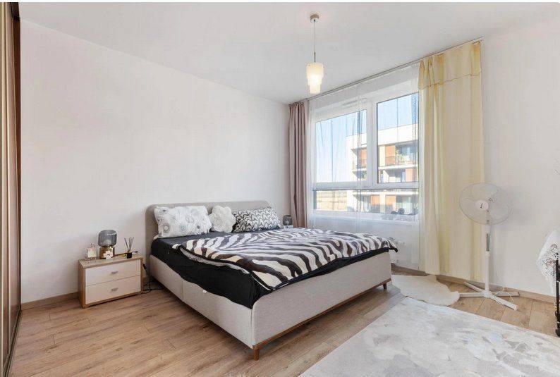 Krásny 3- izb. byt s loggiou a park. státím na ulici Hany Ponickej