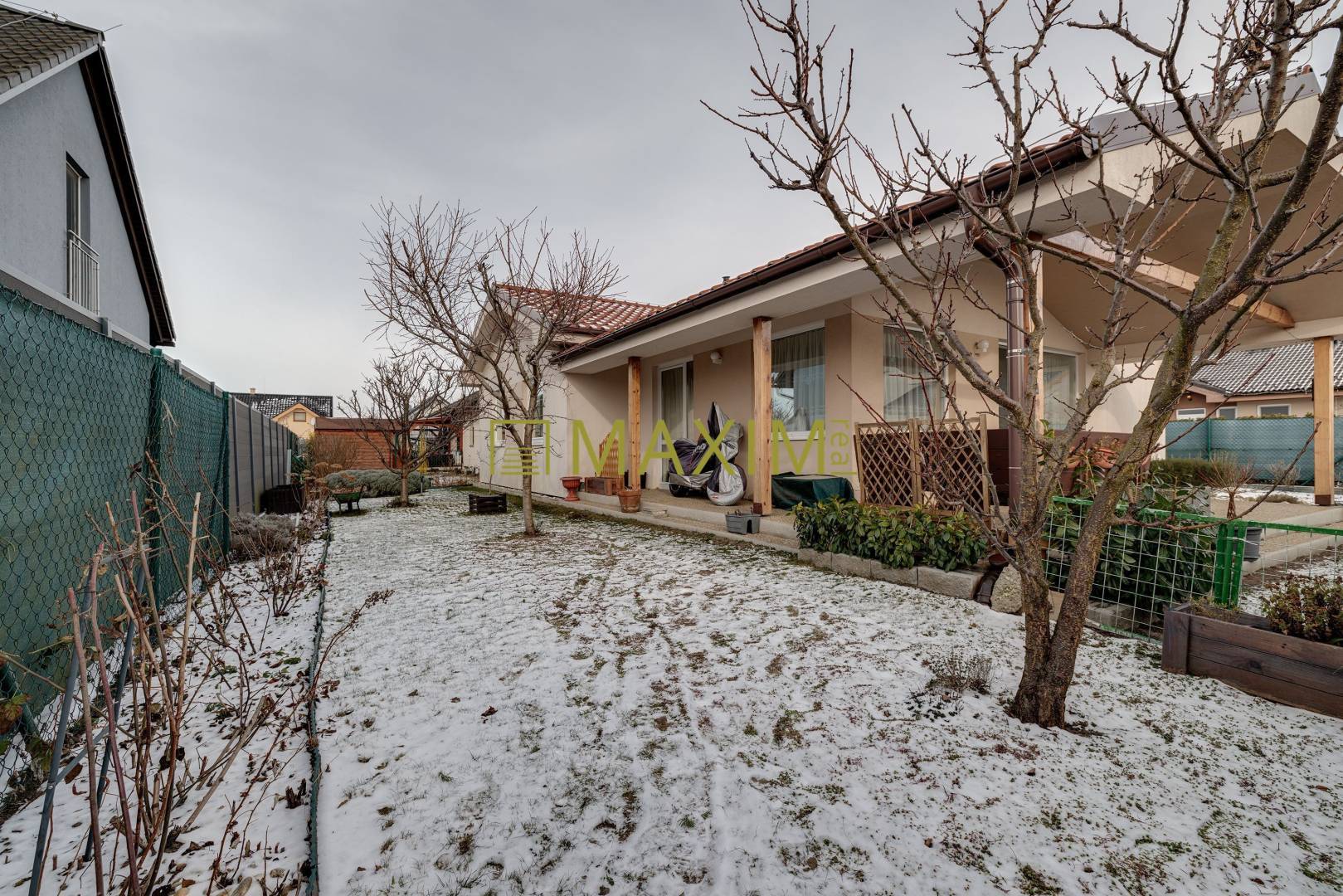 Moderný samostatne stojaci 4-izbový bungalov, Láb okres Malacky