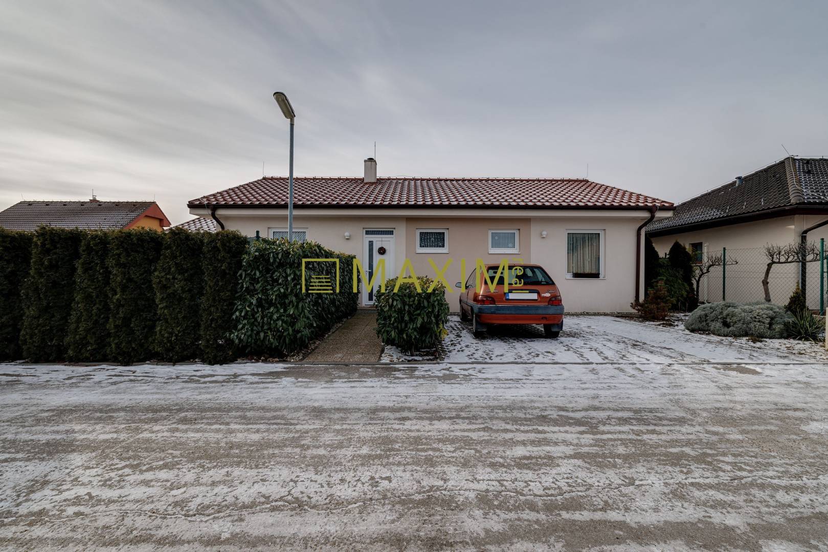 Moderný samostatne stojaci 4-izbový bungalov, Láb okres Malacky