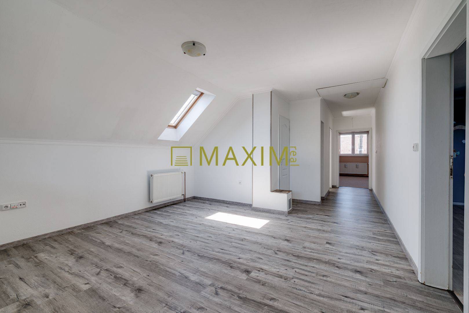 TOP!Elegantný priestranný rodinný dom so záhradou v Kostolišti, MA