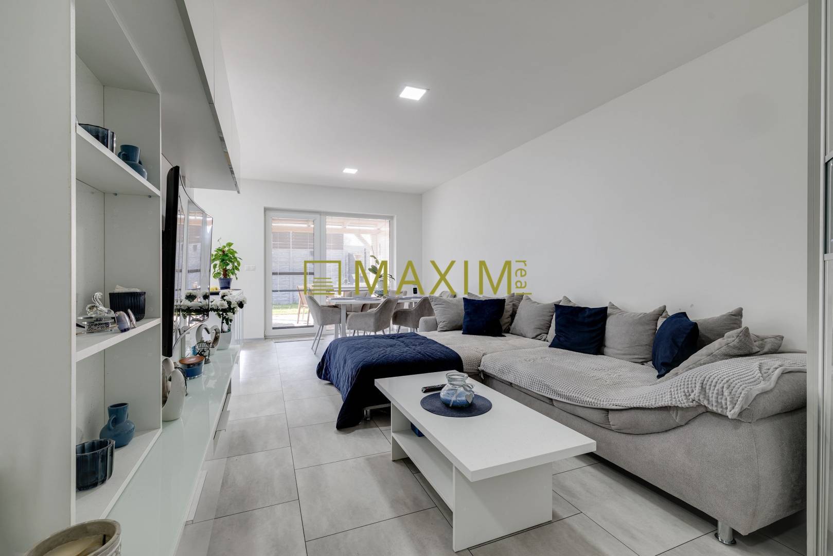 NOVOSTAVBA 2024 – Elegantný 3izb dvojdom s terasou,dizajnovou kuchyňou