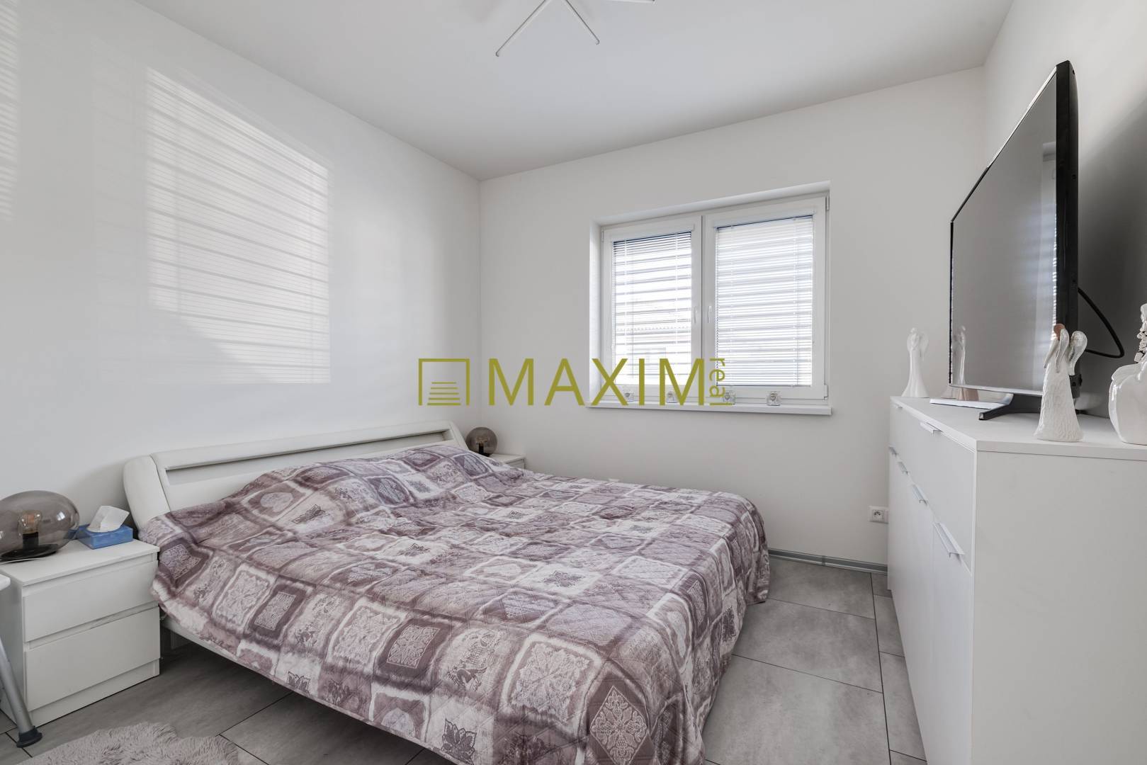 NOVOSTAVBA 2024 – Elegantný 3izb dvojdom s terasou,dizajnovou kuchyňou