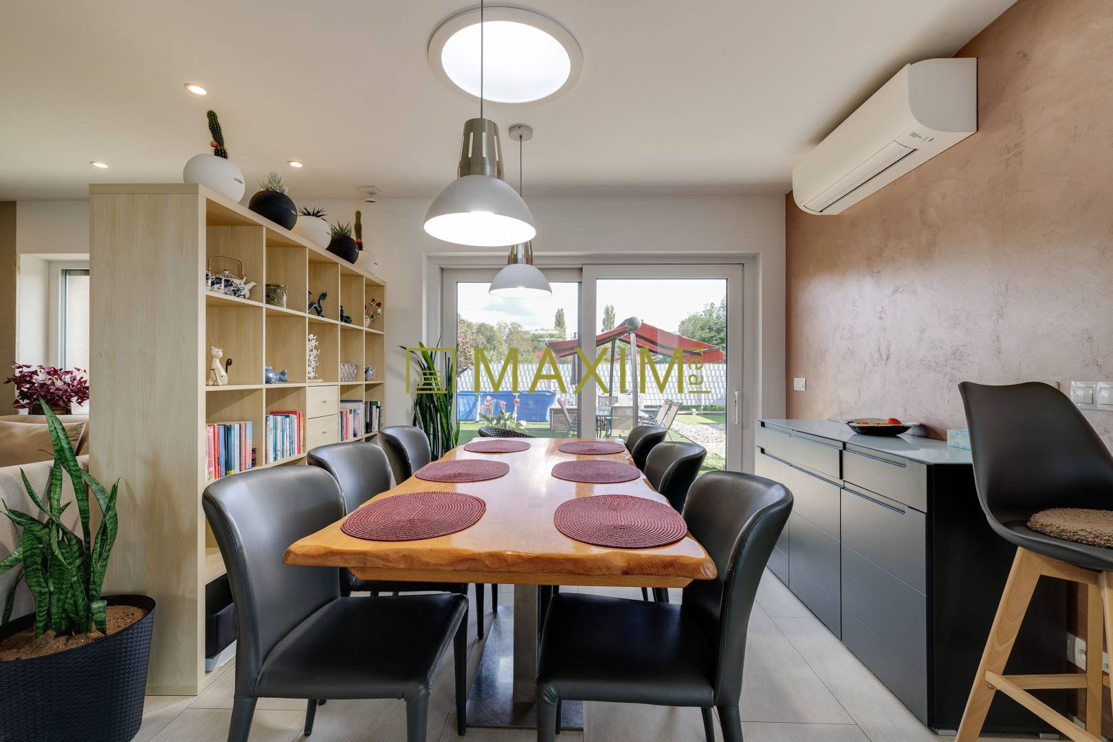 VÝNIMOČNÝ samostatne stojaci 4,5-izbový TOP dom v pokojnej lokalite MA