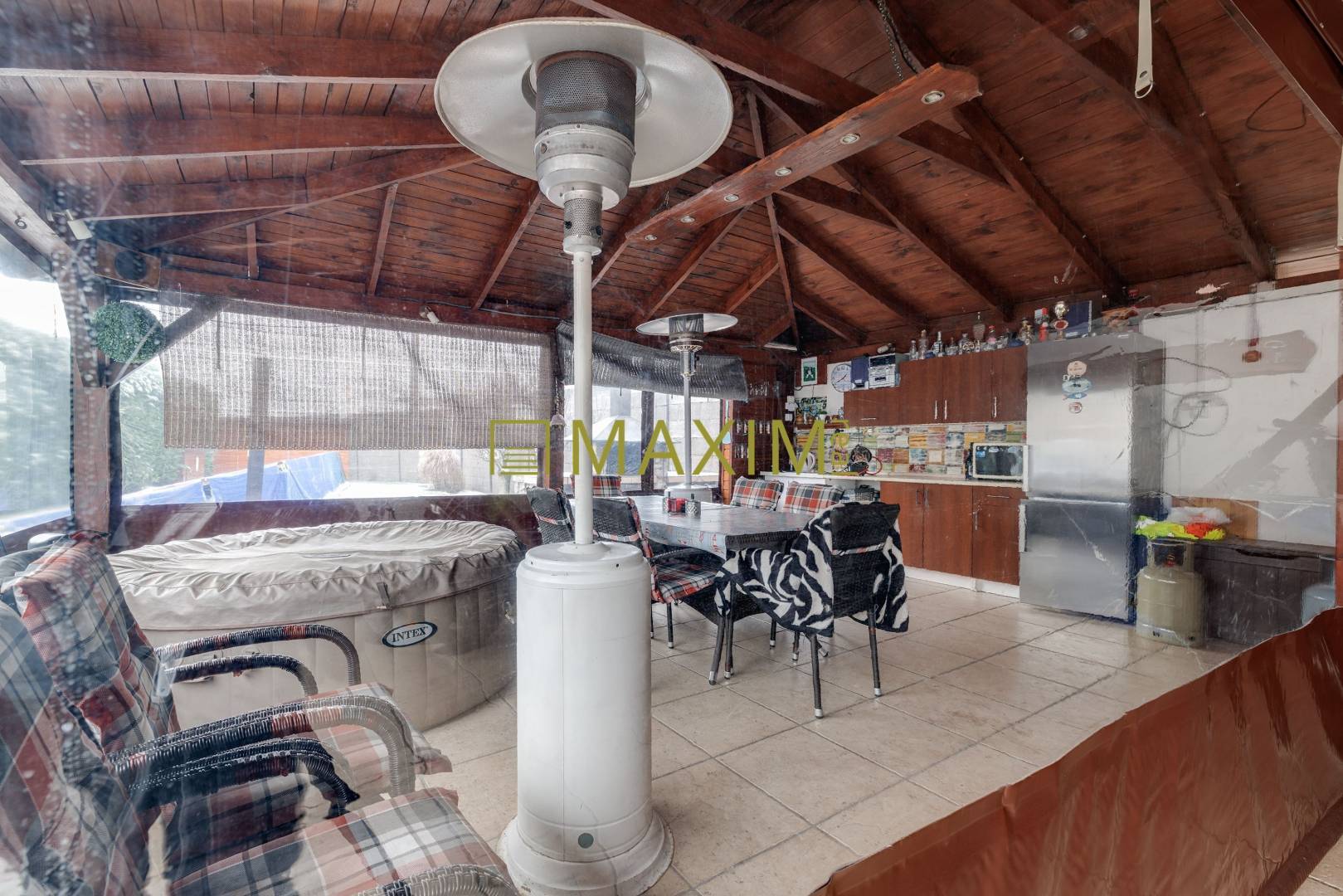 Veľkopriestorový dvojgeneračný 6 izbový dom s potenciálom k podnikaniu