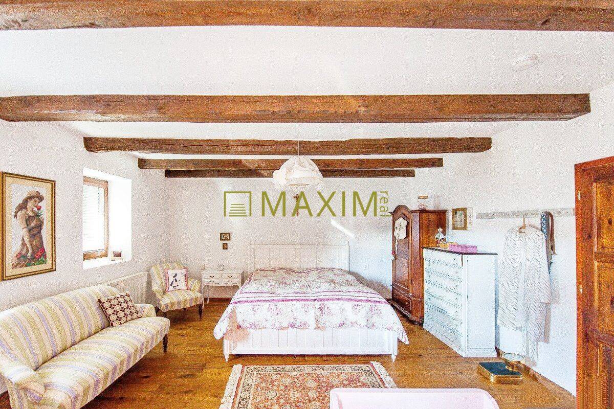 TOP – Okúzlujúci dom, zariadený vo vintage štýle s jedinečným pozemkom