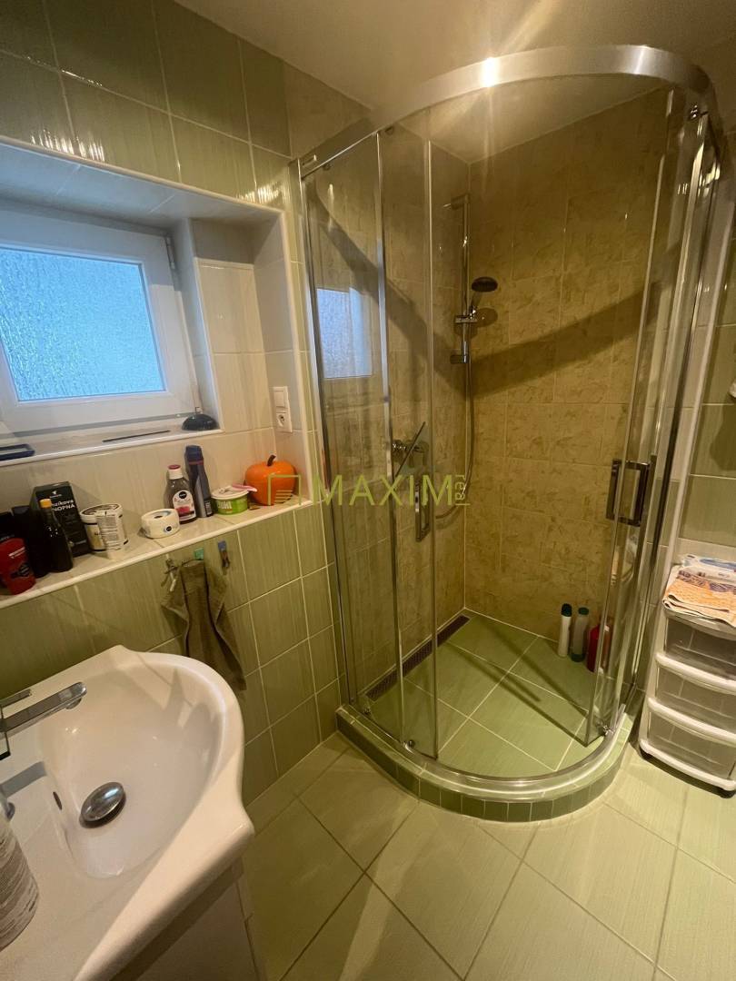 Samostatne stojaci zrekonštruovaný rodinný dom s výbornou dispozíciou