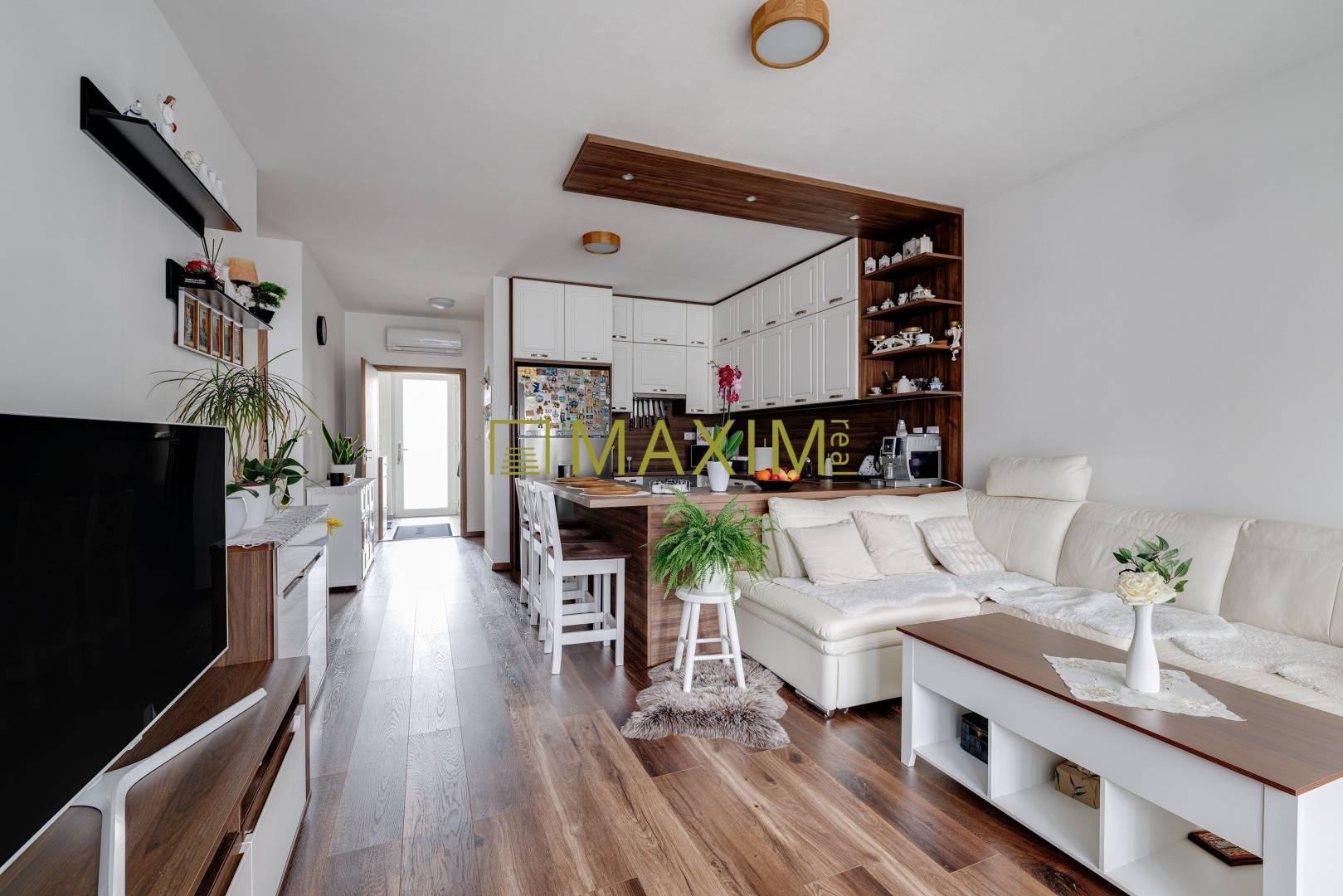 REZERVOVANE! ŠTYLOVA NOVOSTAVBA 3-IZB. DOMU V KOSTOLIŠTI