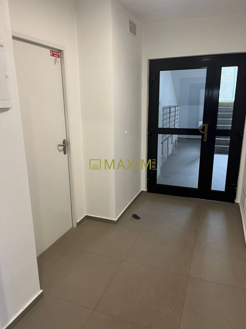 REZERVOVANE! 3-izbový byt s lodžiou, pivnicou a úložným priestorom