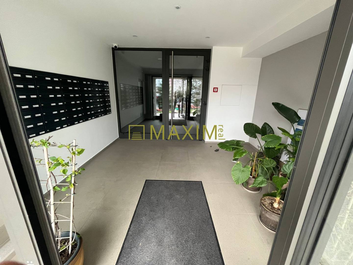 REZERVOVANE! 3-izbový byt s lodžiou, pivnicou a úložným priestorom